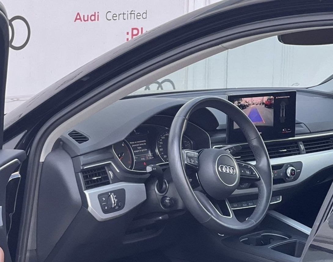 Audi A4 Select At