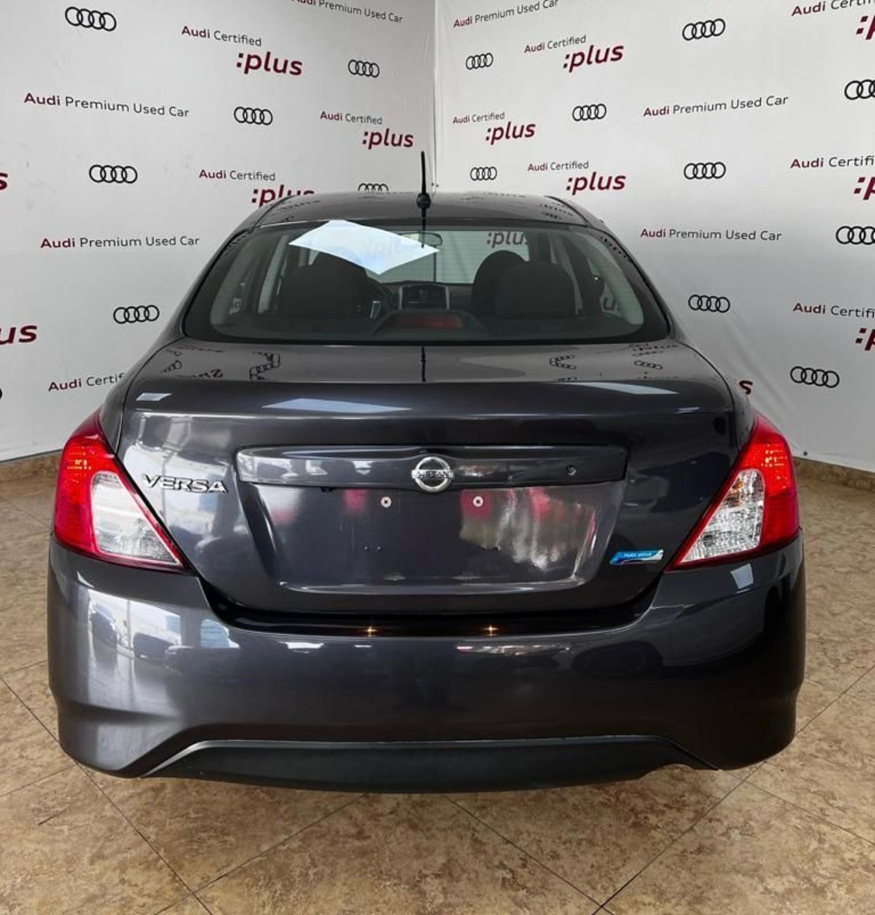 Nissan Versa Advance Mt