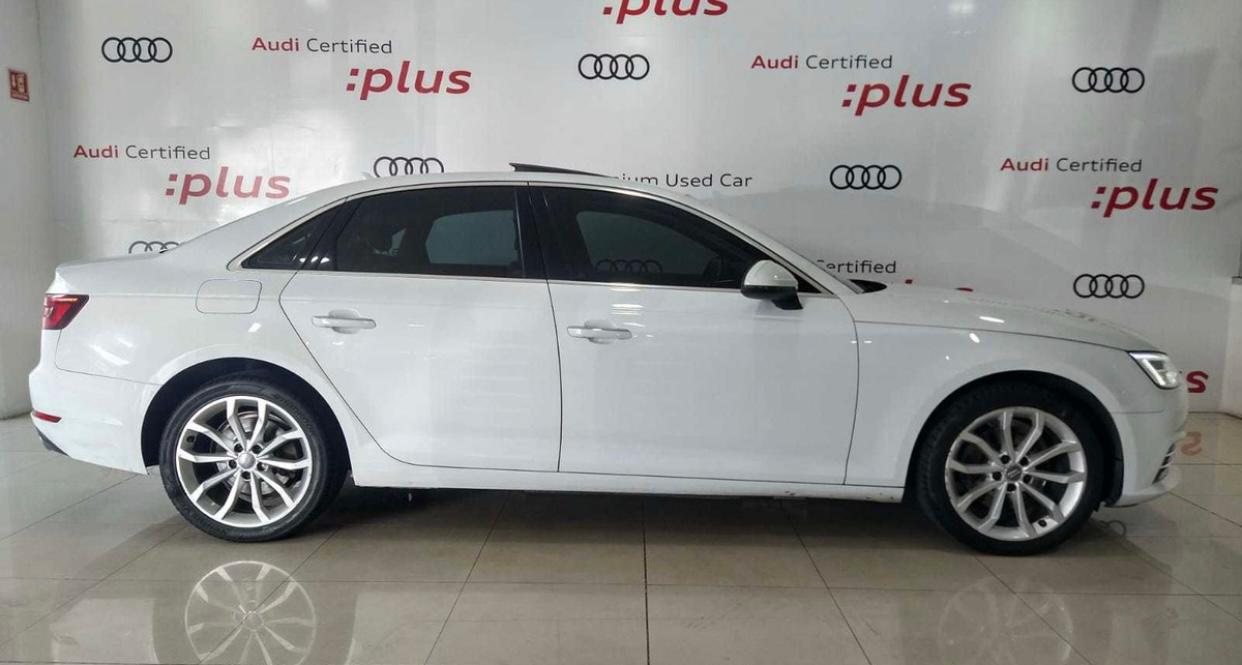 Audi A4 Select