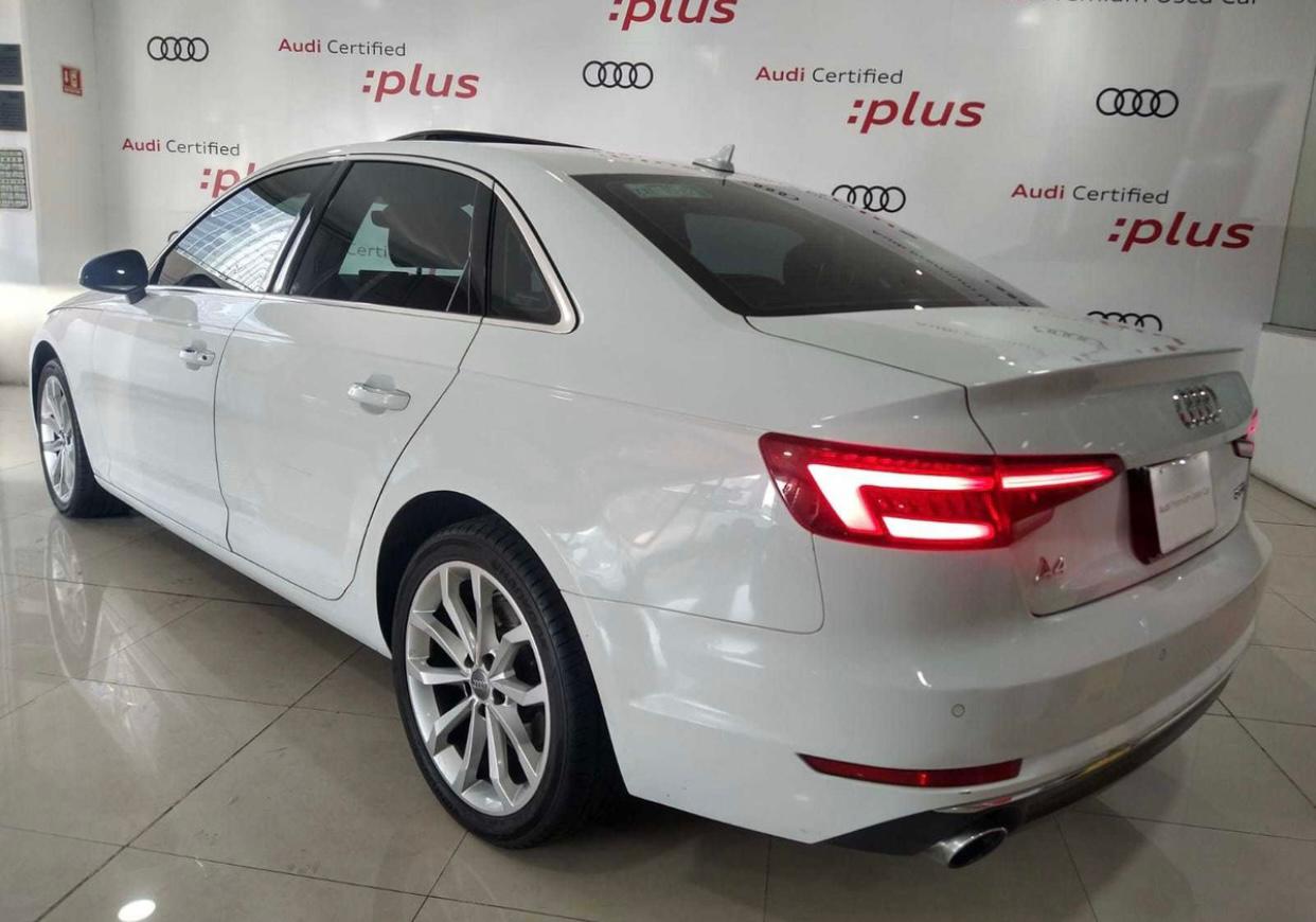 Audi A4 Select