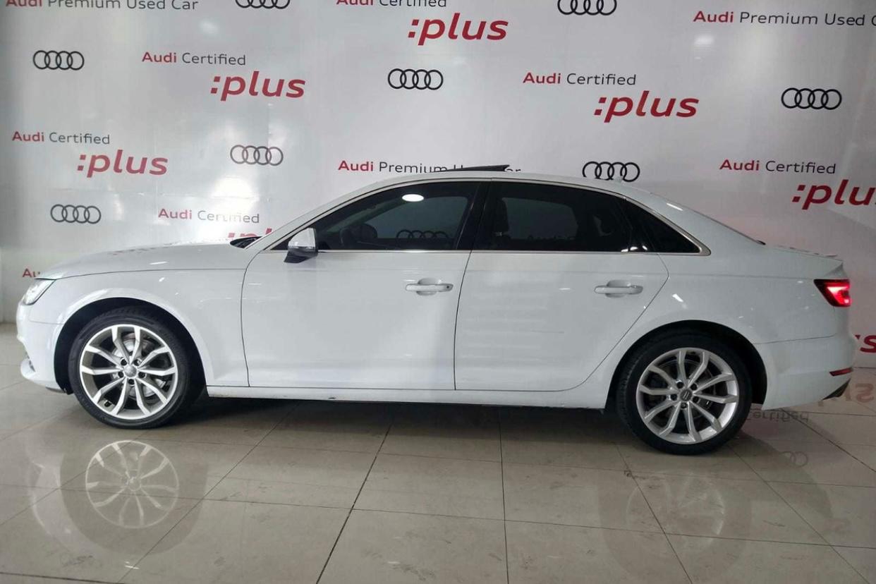 Audi A4 Select